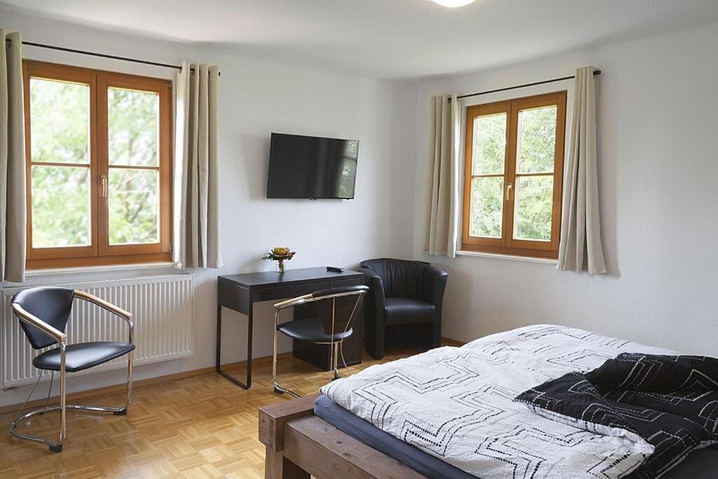 Schwarzwaldhaus24 - Mit Sauna, Whirlpool Und Kamin Aichhalden