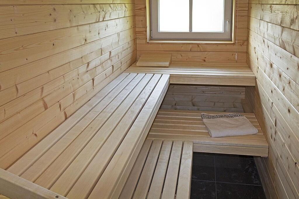 Holiday home Schwarzwaldhaus24 - Mit Sauna, Whirlpool Und Kamin